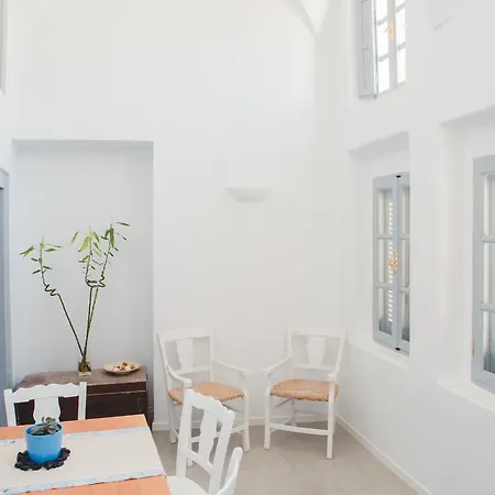 Villa Pantelia *